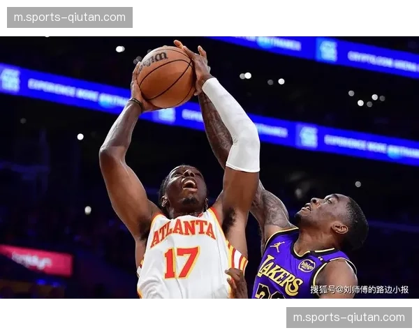 老鹰团队助攻流畅进攻 奥孔古高位策应带动多点开花 老鹰团队助攻流畅进攻 奥孔古高位策应带动多点开花